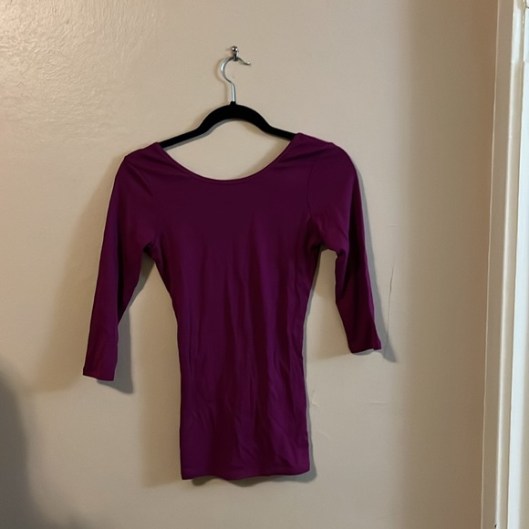 Victoria’s Secret Magenta Low V Neck 3/4 Sleeve 100% Cotton Tee XS - Picture 4 of 8